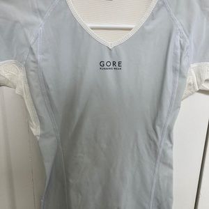 Gore running wear- t-shirt- windproof-size -size XS- never worn